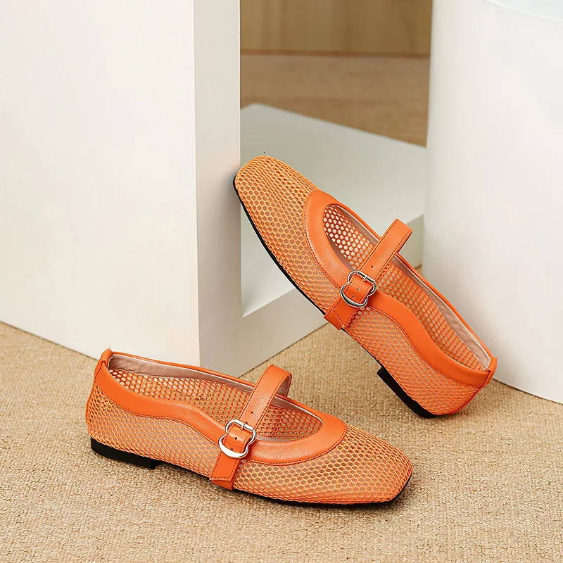 2025 women Summer s MS Hollow Sandals Women Flats Shallow Beach Shoes Comfort Retro Female Flat shoes 260415