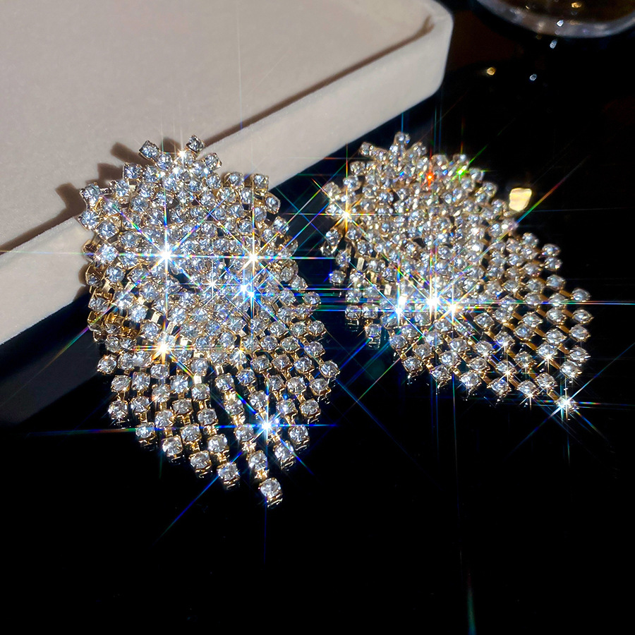 Exaggerated new luxury with full diamond embellishments, fashionable and elegant, super shiny, unique design, niche earrings - view 4