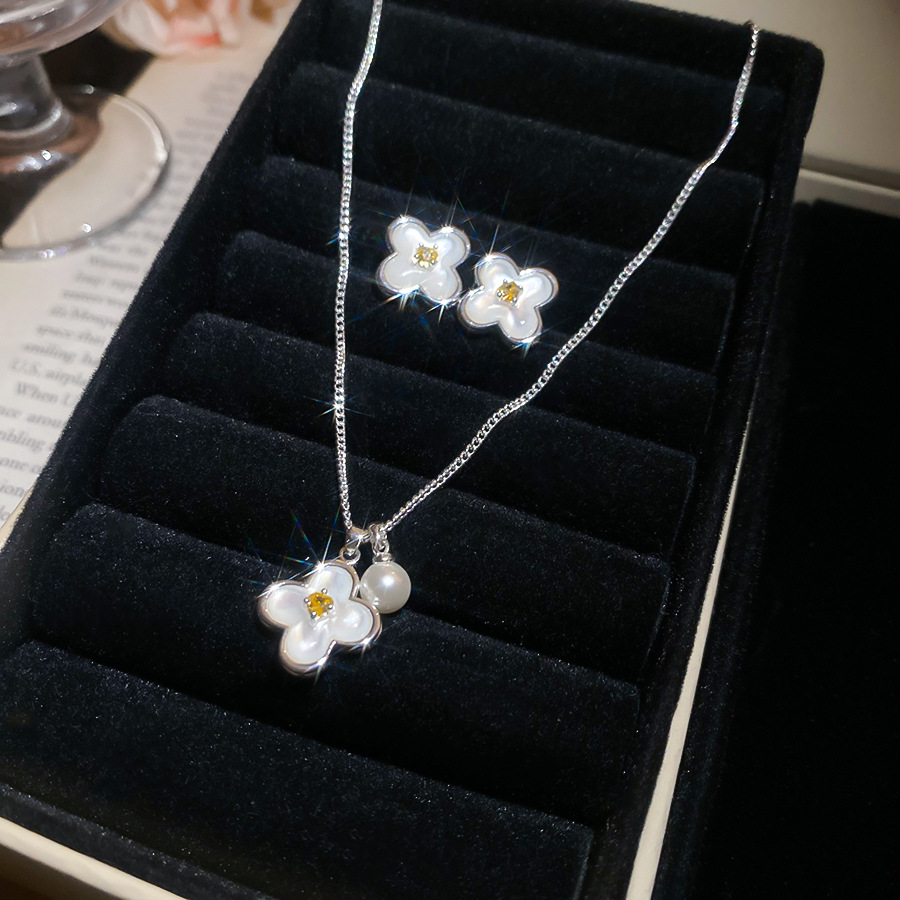 Korean-style fashionable, fresh, and simple floral collarbone versatile plain necklace elegant necklace - view 3