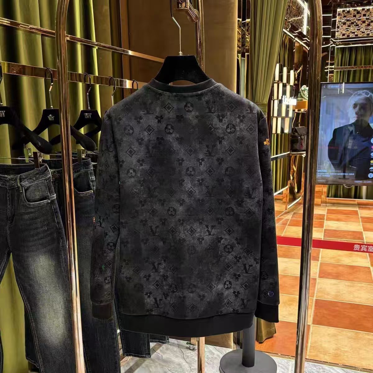 Luxury Brand Designer Gradient Checked Round-neck Pullover Heavyweight Hoodie, Soft And Trendy Loose-fitting Casual Autumn Long-sleeved Base Layer Top