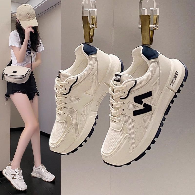 Sports shoes for women in the spring and autumn of 2026 are super popular versatile anti slip and casual women's shoes with soft soles and lightw