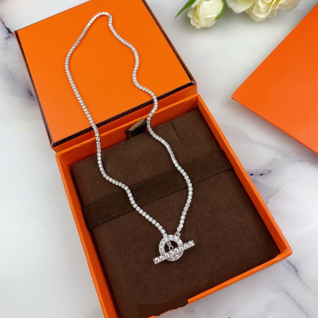 Necklaces women's Designer necklaces for woman Luxury necklace Pendant jewelry Brand H classic style pig-nose necklace fashion Simple TO clasp collar chain