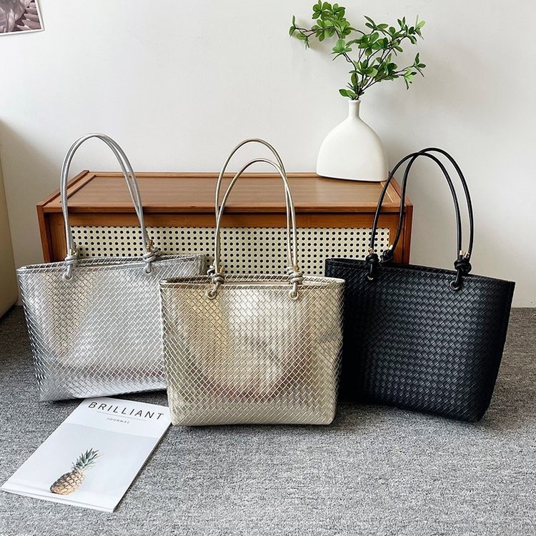 Bestseller Niche Handmade Woven 2025 New Model High-End Light Luxury Shoulder Handbag Commuting Large Capacity Tote Bag Ddmytues