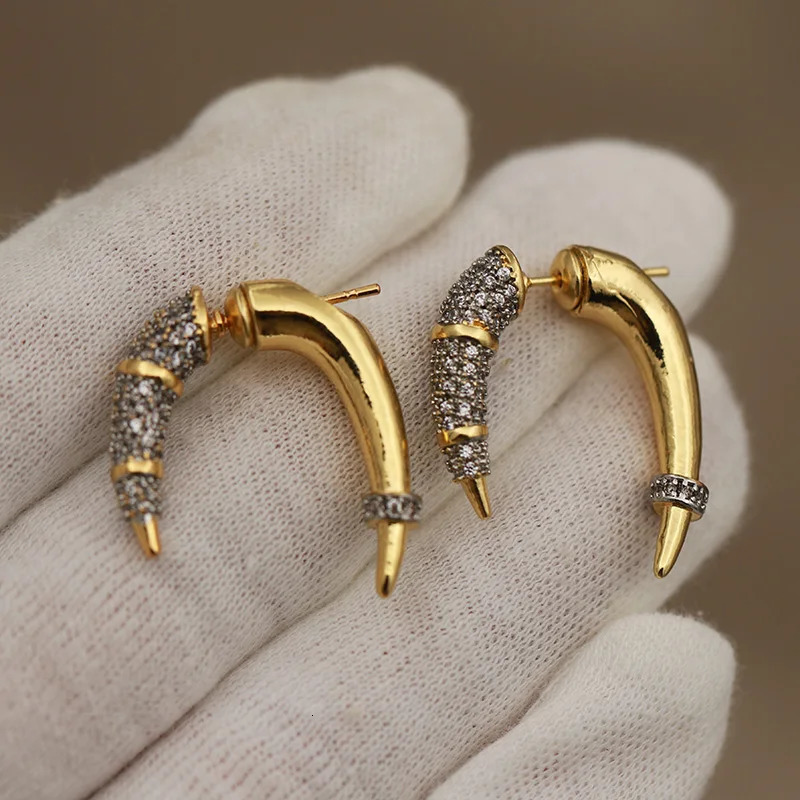 Sight Unique Metal Geometric Stud Earrings for Women Fashion Vintage Crystal Earrings Gift 260409