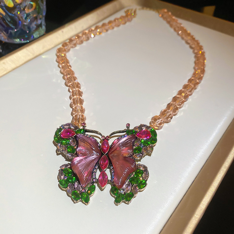 Butterfly Inlaid Diamond Necklace and Earrings Jewelry Set, Palace Style Exquisite Medieval Vintage Accessories for Women - view 9
