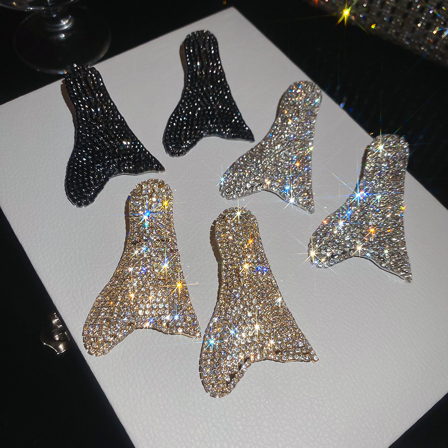 Silver Needle European and American Style Full Irregular 2026 New Exaggerated Sparkling Diamond Stud Earrings Light Luxury High-End Women's Ear A - view 6