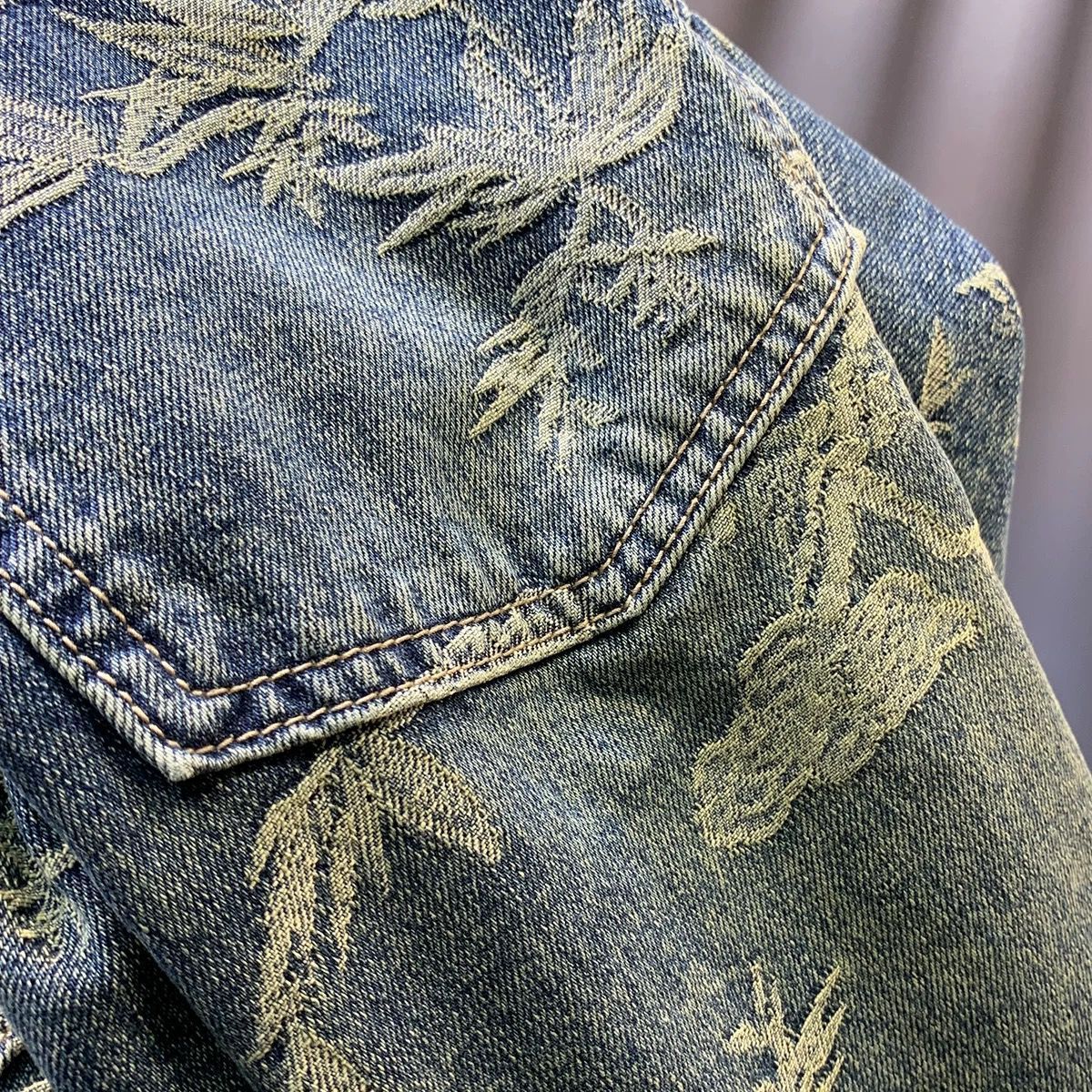 2026 Designer Collection - High-end Luxury Summer Outdoor Casual Men's Denim Shorts. The Style Is Fashionable And Unique, Featuring Stylish Strip