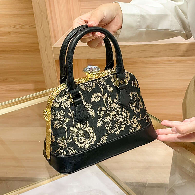 2026 New Women Embroidery Handbag Elegant Evening Bag Clasp Lock Bag Fashion Shell Bag High Quality Ladies Party Clutch Purse SENYY