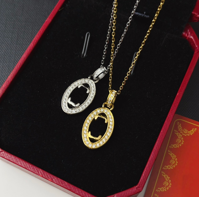 Luxury Designer Necklace Diamond CNC Encrusted Women Necklace High End Light Luxury Collarbone Chain Perfect Jewelry Gift For Fashion Women