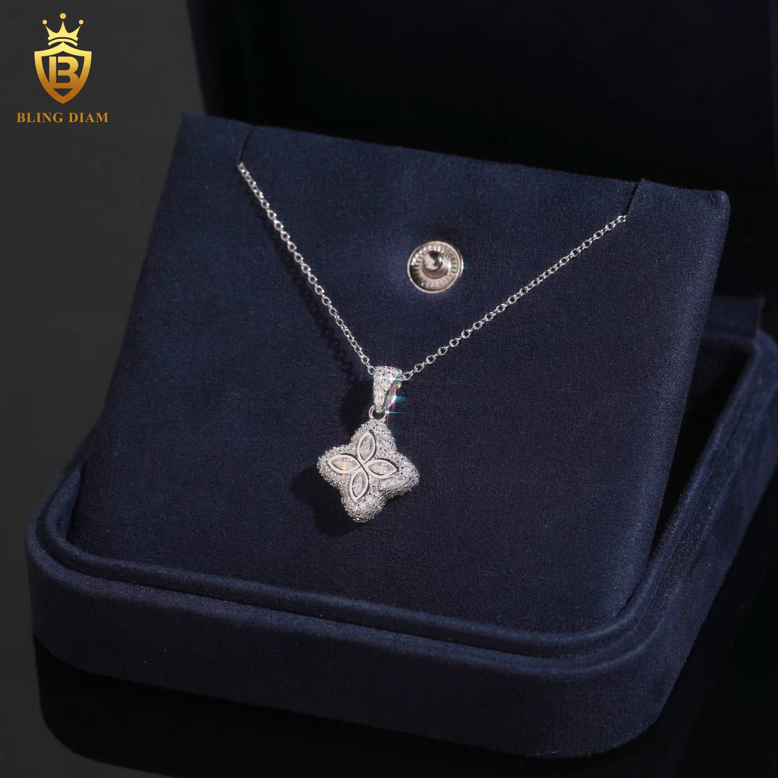 Hot Sale Fashion VVS1 Moissanite Iced Out Jewelry 925 Silver Four Leaf Clover Necklace Women Pass Diamond Tester with GRA