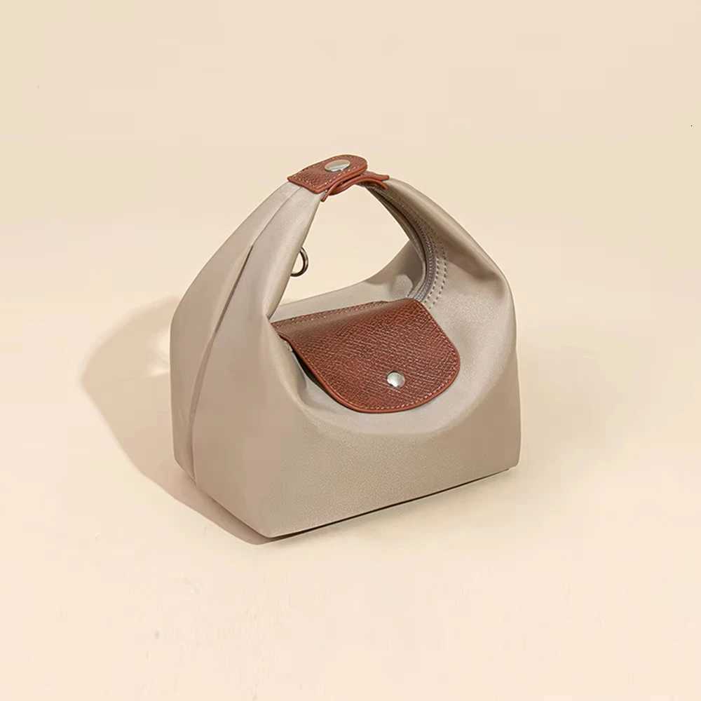 Versatile Lady Crossbody Bag Nylon Waterproof Tote with Two Detachable Straps Fashionable Dumpling Handbag for Women H260417