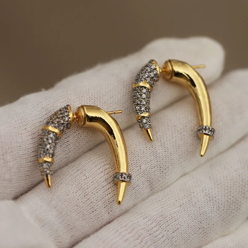 Sight Unique Metal Geometric Stud Earrings for Women Fashion Vintage Crystal Earrings Gift 260409