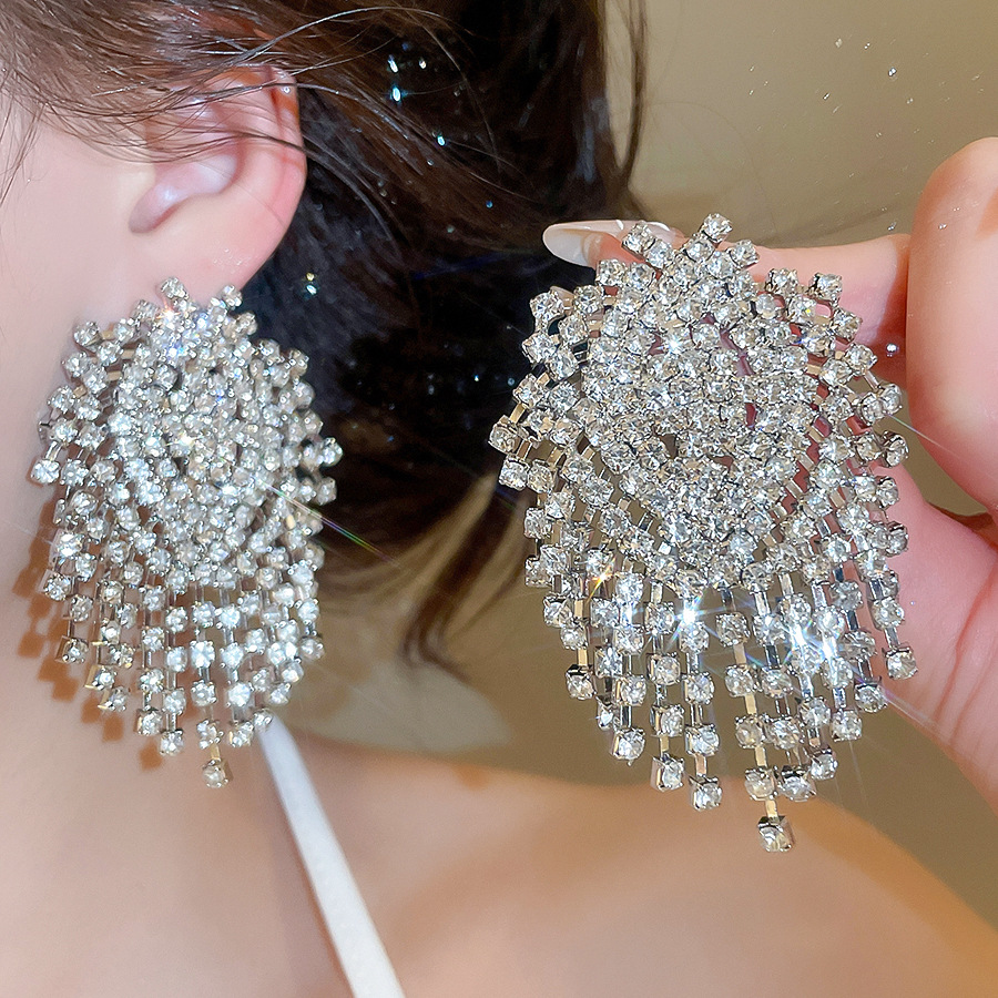 Exaggerated new luxury with full diamond embellishments, fashionable and elegant, super shiny, unique design, niche earrings - view 5