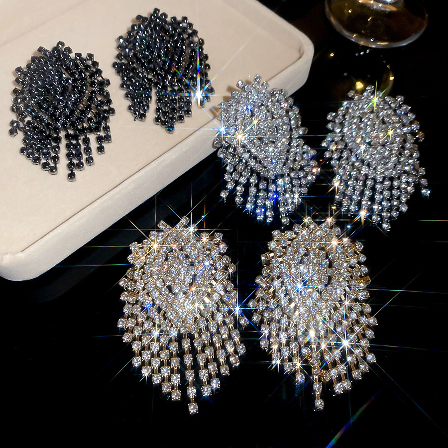 Exaggerated new luxury with full diamond embellishments, fashionable and elegant, super shiny, unique design, niche earrings - view 9