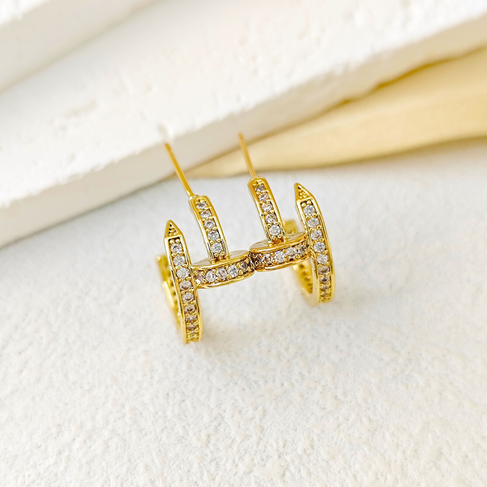 Women's Jewelry Luxury Earrings Designer Earrings For Woman Earrings For Men Ear Cuffs Niche Diamond Studded Single Ear Buckle Personality Diamon