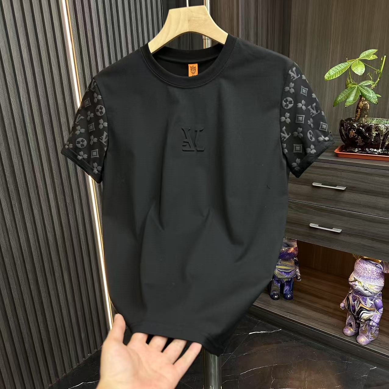Summer light luxury loose short sleeved 2026 new trendy casual printed design men's T-shirt