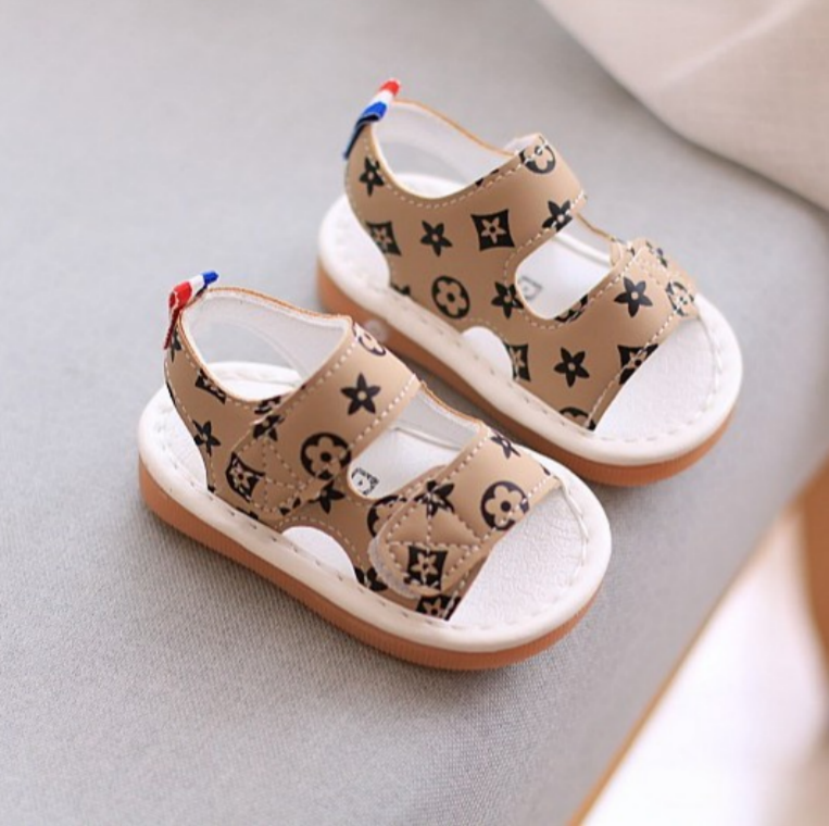 Free shipping 2026 summer new arrival printed design childrens soft soled comfortable walking sandals black beige khaki