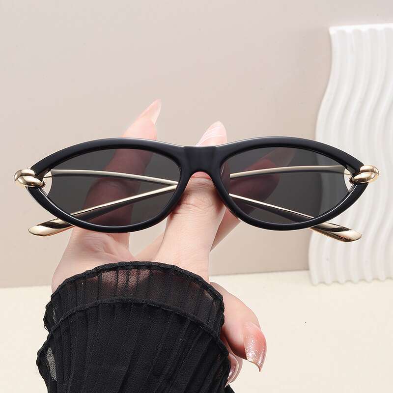 2026 New Women's Retro Cat Eye Sunglasses European American Personalized Knot Design Small Frame Styling UV Protection Eyewear for Outdoor Daily 