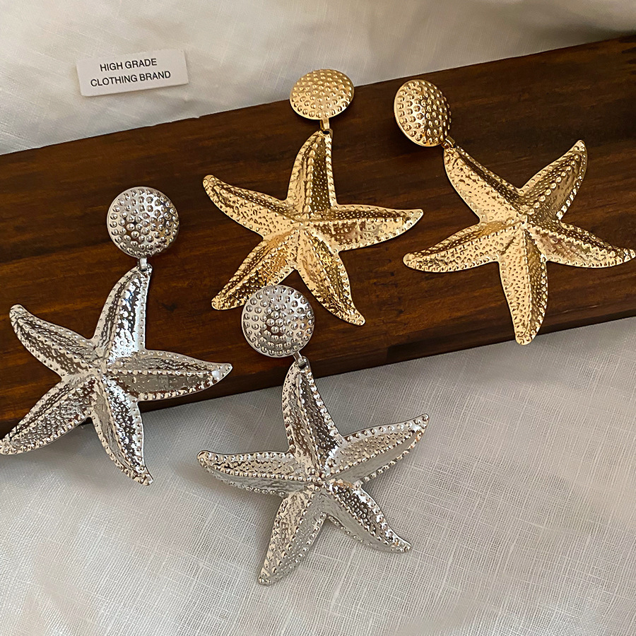 Silver needle metal pleated starfish European and American cross-border niche design earrings, unique trendy exaggerated earrings for women - view 5