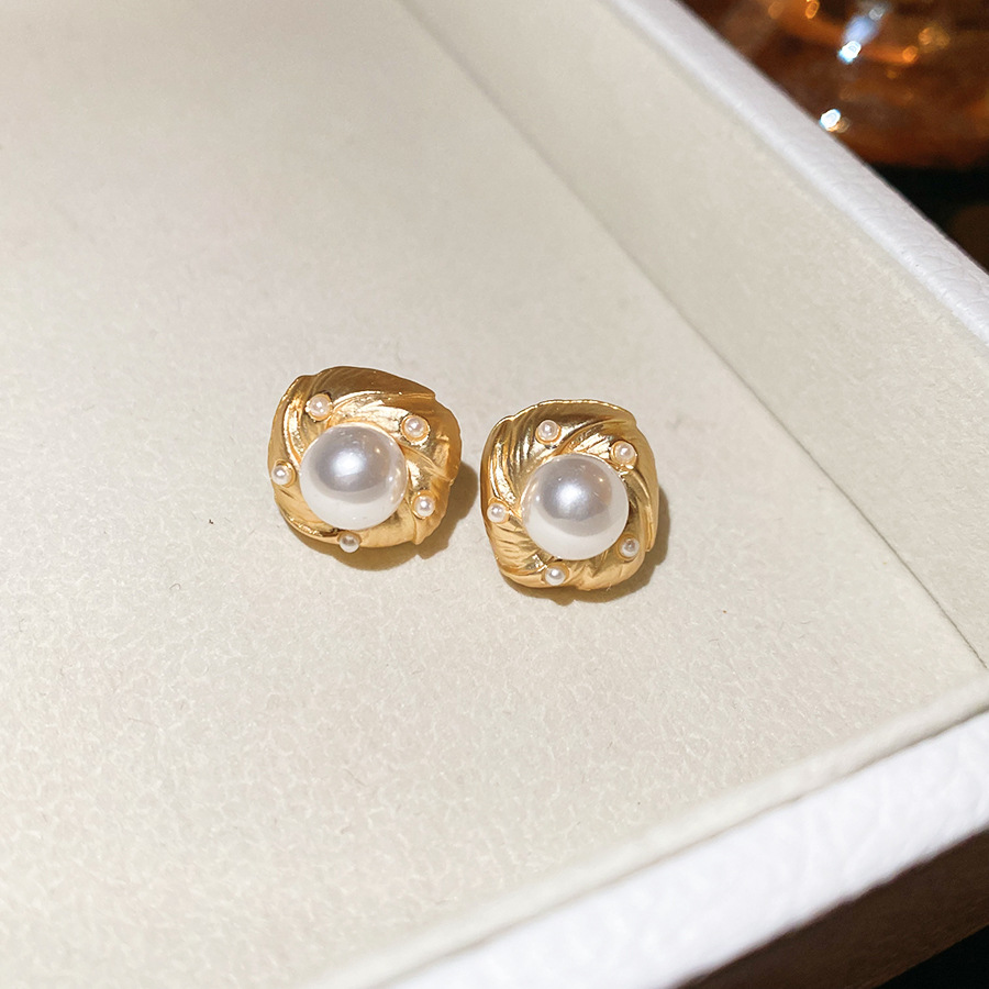 French court-style pearl necklace, bracelet, earrings, vintage elegant niche jewelry set, light luxury accessories for women - view 5