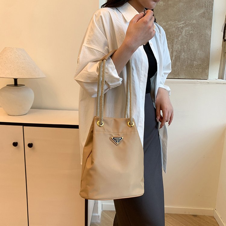 Free Shipping Female Slant Shoulder Bag Fashion Bag Shoulder Fashion Simple Female Bag Foreign Style 2026