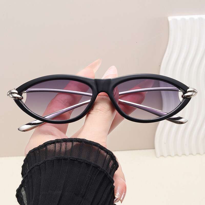 2026 New Women's Retro Cat Eye Sunglasses European American Personalized Knot Design Small Frame Styling UV Protection Eyewear for Outdoor Daily 
