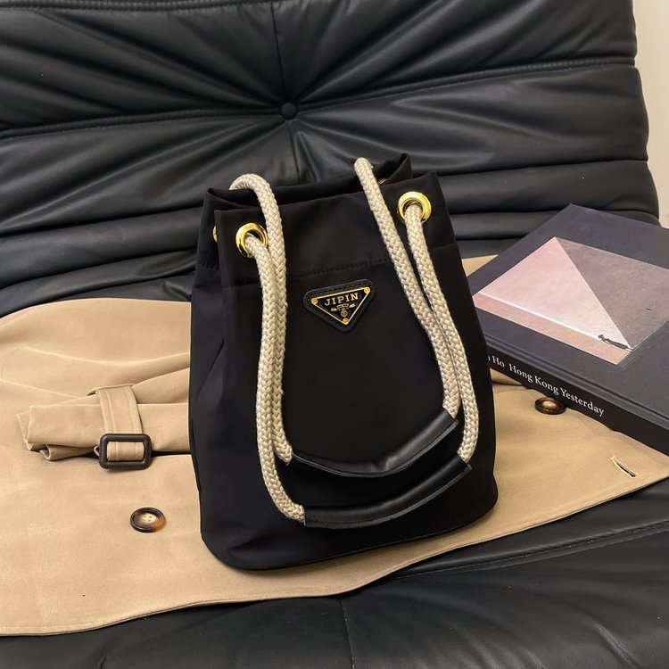 Free Shipping Female Slant Shoulder Bag Fashion Bag Shoulder Fashion Simple Female Bag Foreign Style 2026
