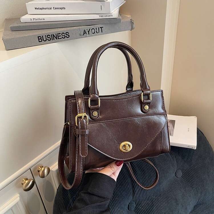 high-end fashion small square bag, 2025 autumn winter new model, solid color light luxury handbag, simple shoulder and crossbody bag