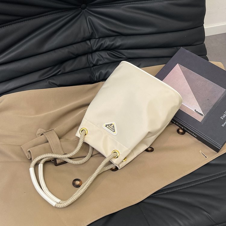 Free Shipping Female Slant Shoulder Bag Fashion Bag Shoulder Fashion Simple Female Bag Foreign Style 2026
