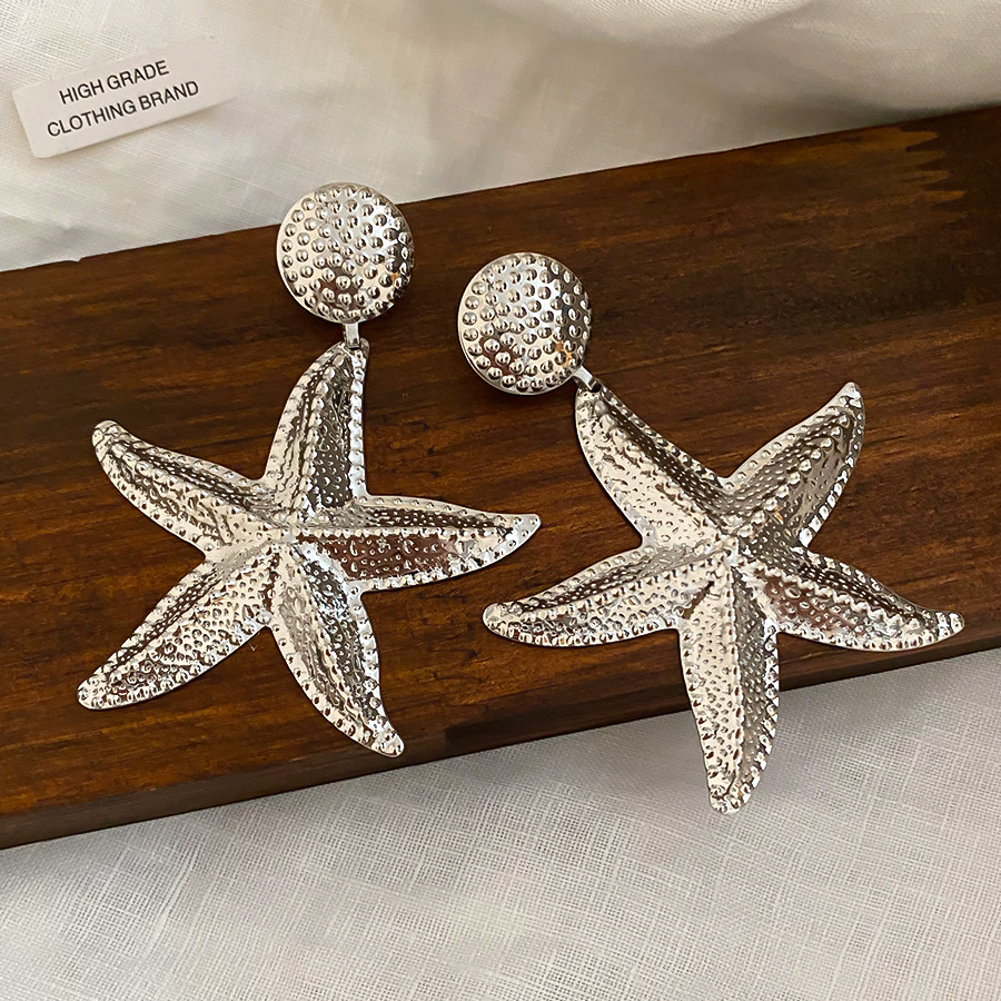 Silver needle metal pleated starfish European and American cross-border niche design earrings, unique trendy exaggerated earrings for women - view 6