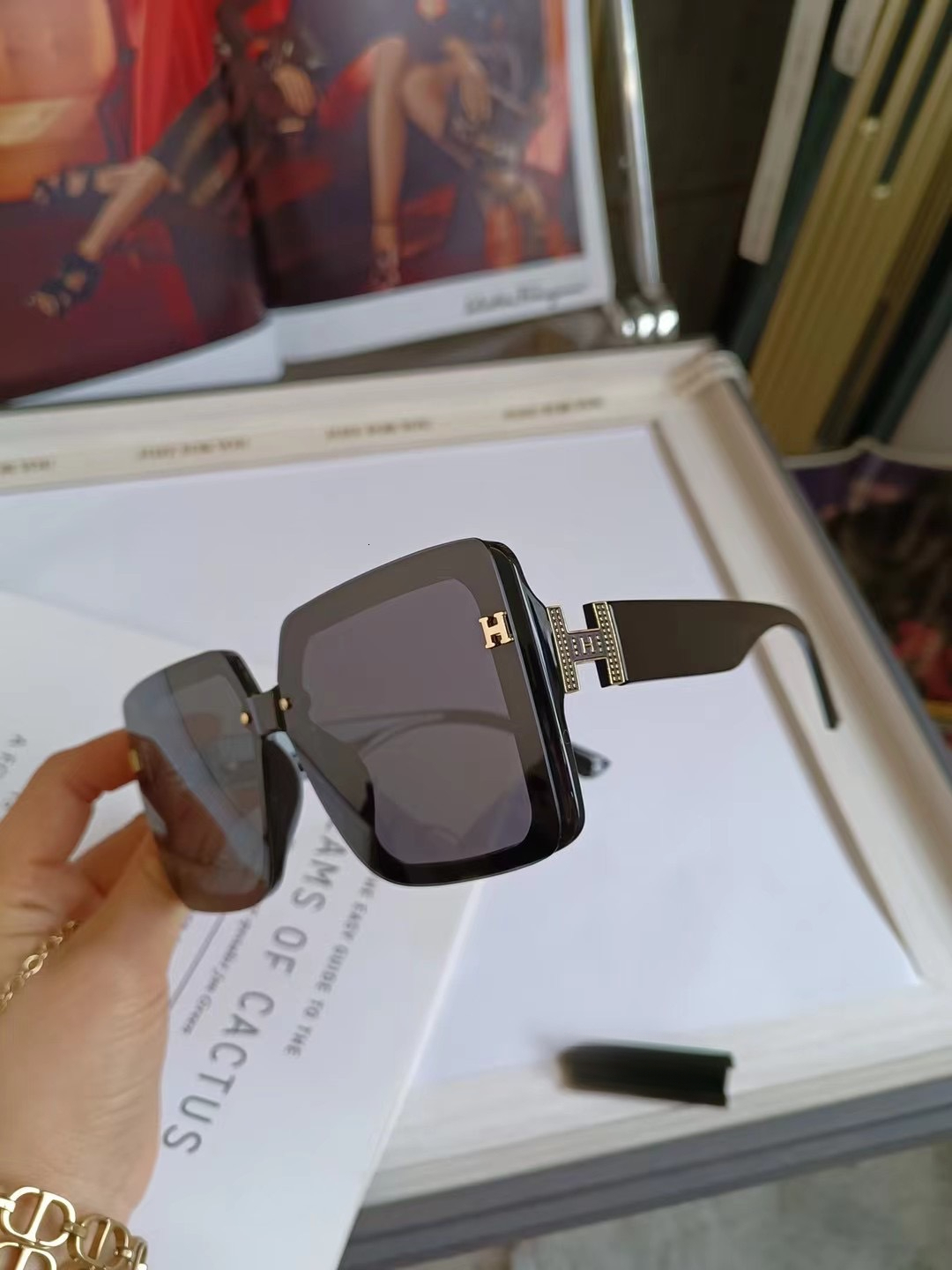 Designer Sunglasses - UV Protection Light-blocking And Polarized Lenses Large Frame Compact Design High-end Texture Luxurious Sunglasses