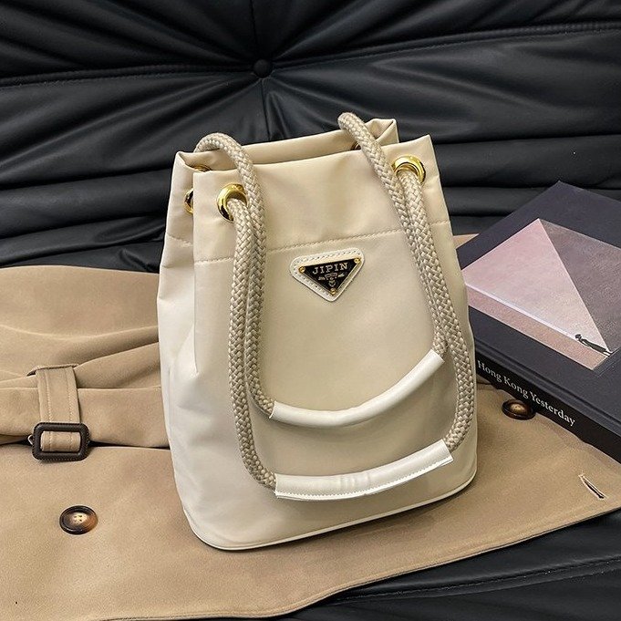 Free Shipping Female Slant Shoulder Bag Fashion Bag Shoulder Fashion Simple Female Bag Foreign Style 2026