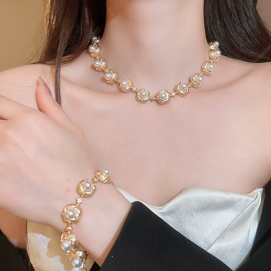 French court-style pearl necklace, bracelet, earrings, vintage elegant niche jewelry set, light luxury accessories for women - view 8