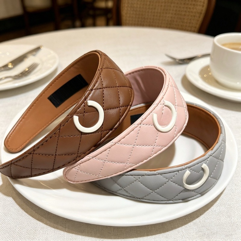 Luxury Leather Quilted Headband Designer Letter Hairband for Women Girls Retro Fashion Wide HeadBand High Quality Hair Accessories