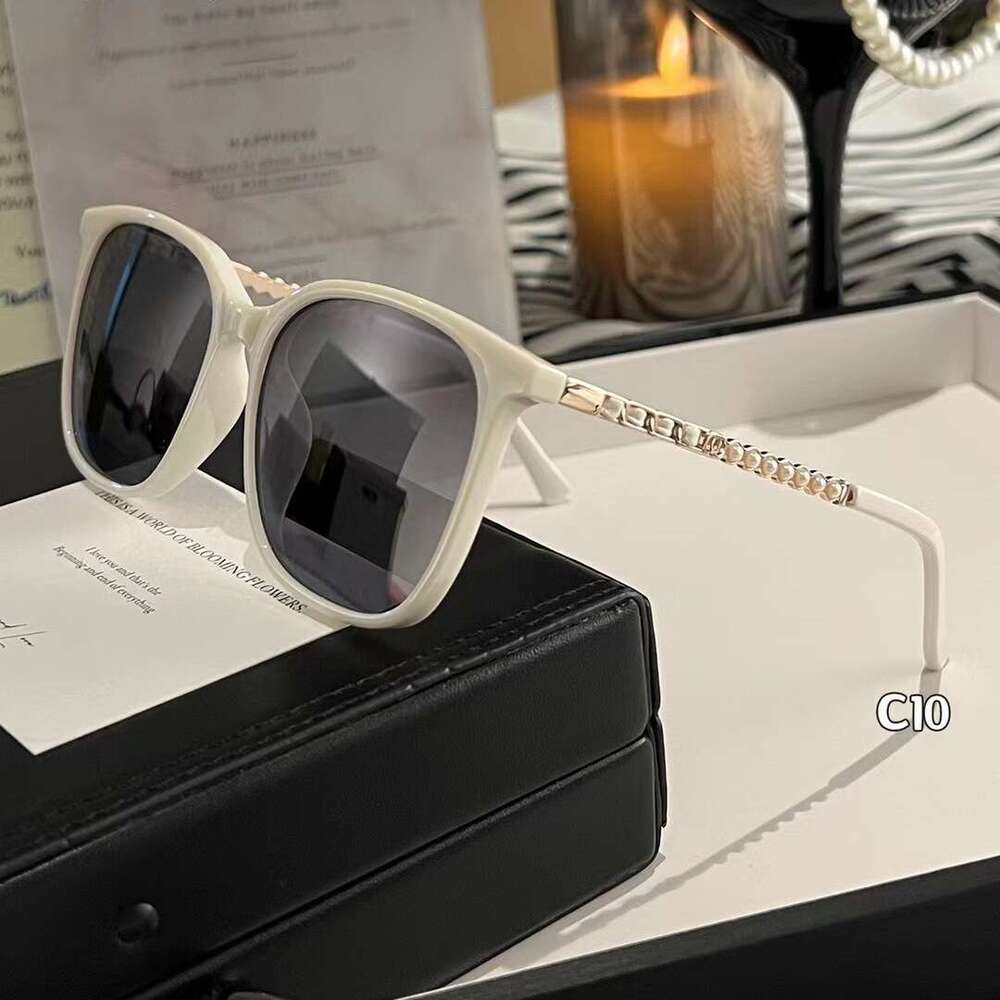 2026 New Polarized Sunglasses Stylish Pearl Dainty Legs, UV Protection, Essential Design Travel, Suitable for Women with Myopia