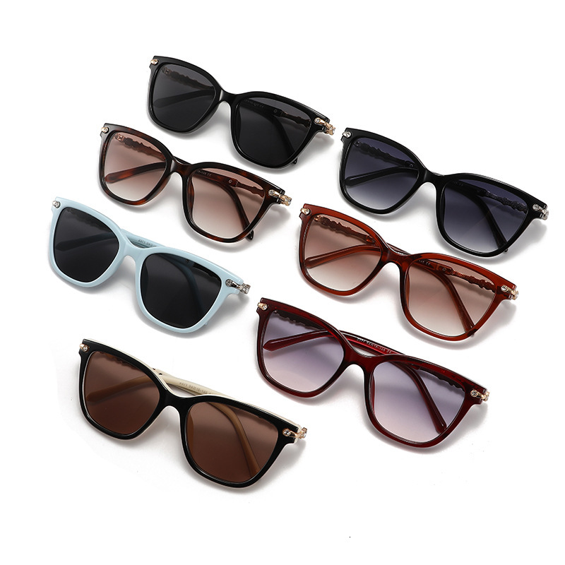2371 Mirror Wholesale New Fashion Round Face Outdoor Women's Sunglasses Unique Cat Eye Designer Diamond Inlaid Polarization Retro Designer Sungla