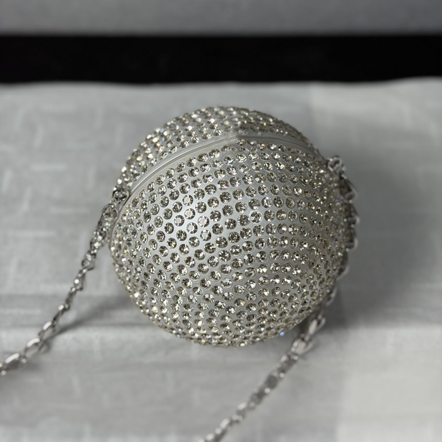 Designer Bag Shiny Rhinestone Spherical Crossbody Bag Luxury Collector Series Crystal Evening Clutch Metallic Chain Strap Prom Handbag