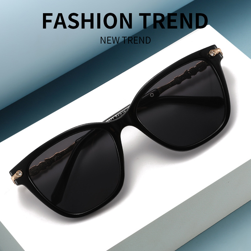2371 Mirror Wholesale New Fashion Round Face Outdoor Women's Sunglasses Unique Cat Eye Designer Diamond Inlaid Polarization Retro Designer Sungla