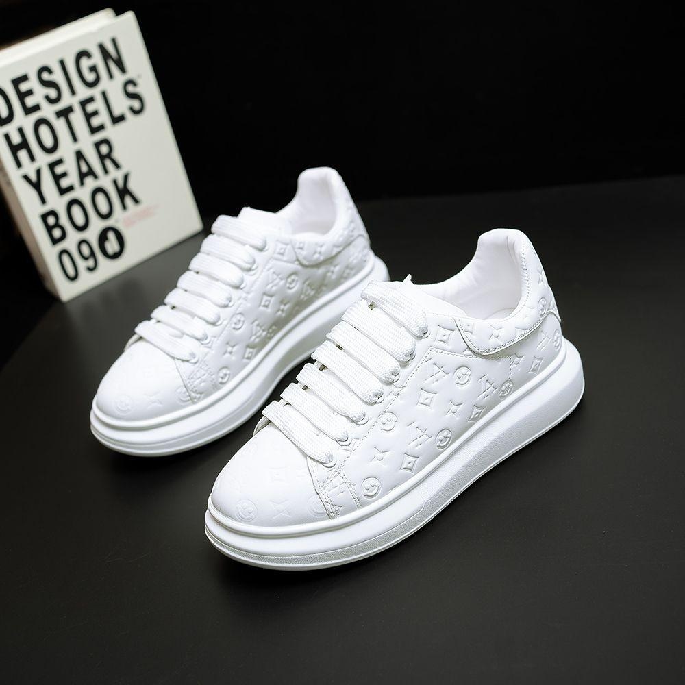 Designer White Embossed Platform Sneakers Lace-up Casual Chunky Shoes Thick-Soled White Sneakers New Korean Version Style Flat Casual Sports Shoes