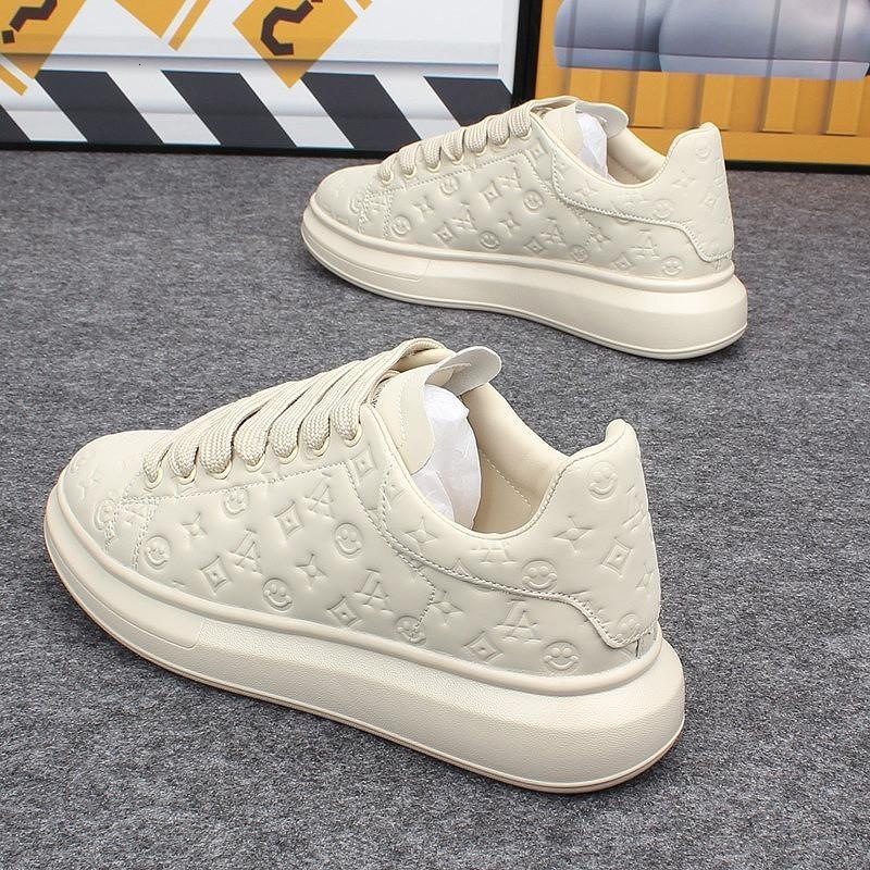 Designer White Embossed Platform Sneakers Lace-up Casual Chunky Shoes Thick-Soled White Sneakers New Korean Version Style Flat Casual Sports Shoes