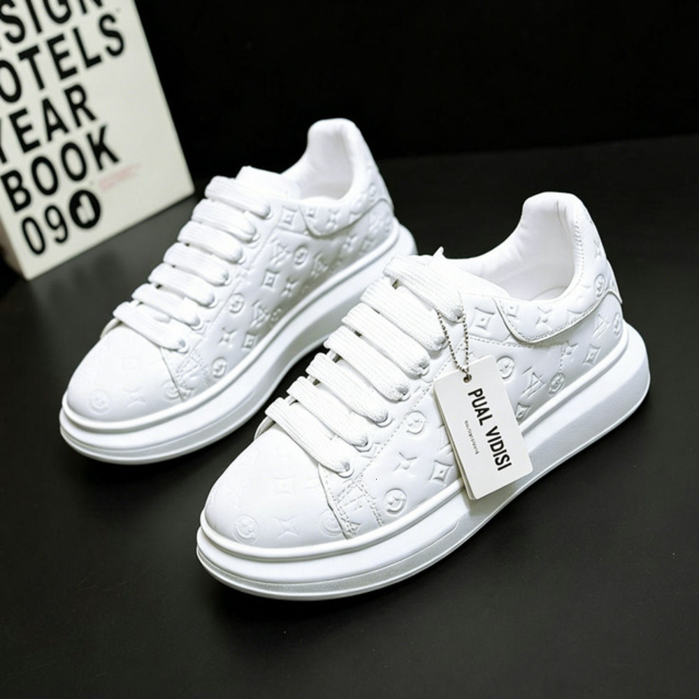 Designer White Embossed Platform Sneakers Lace-up Casual Chunky Shoes Thick-Soled White Sneakers New Korean Version Style Flat Casual Sports Shoes