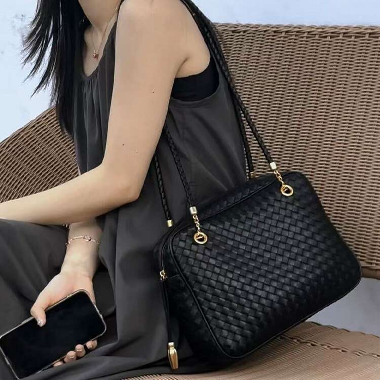 New Woven Shoulder Bag Double Layer Sheepskin Leather Vintage Luxury Arc Shape Elegant Handbag Advanced Tofu Bag For Women SENYY