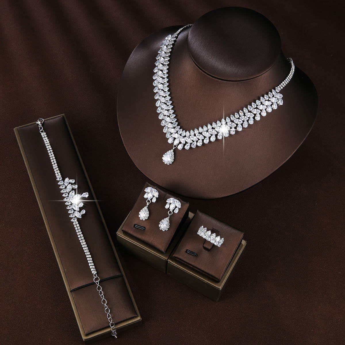 New four-piece bridal set with copper micro-inlaid zirconia wedding accessories necklace earrings bracelet ring jewelry set241007