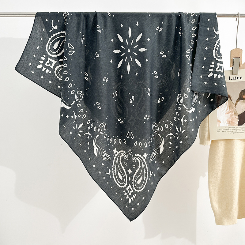 Fashion Paisley Printed Tassel Square Scarf Women All-match Soft Shawl Accessory 2026 Spring Lady Commute Casual Bandana 260318