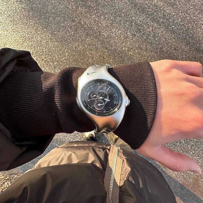 Fashionable Creative Vintage Alien y2k Quartz Watch Twisted Design Watches For Man Reloj 26Y0420