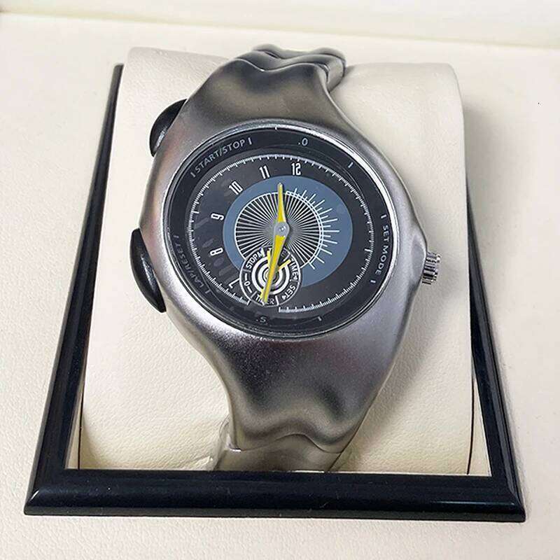 Fashionable Creative Vintage Alien y2k Quartz Watch Twisted Design Watches For Man Reloj 26Y0420