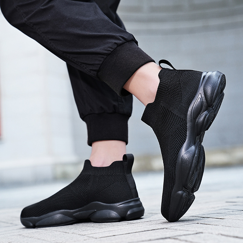 Free shipping Men comfortable and trendy soft soled sports and leisure shoes men thick soled height Cushioned black white