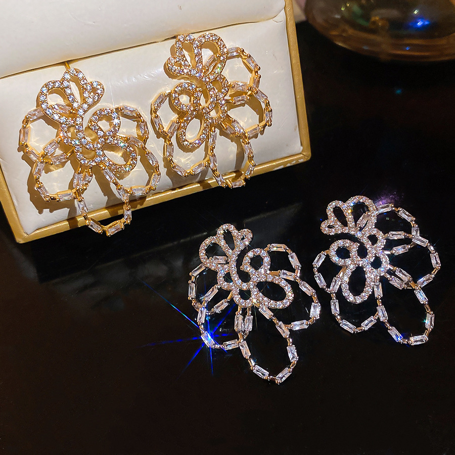 Real gold-plated silver needle zircon hollow flower stud earrings, cool and sophisticated, super beautiful socialite earrings for women - view 8
