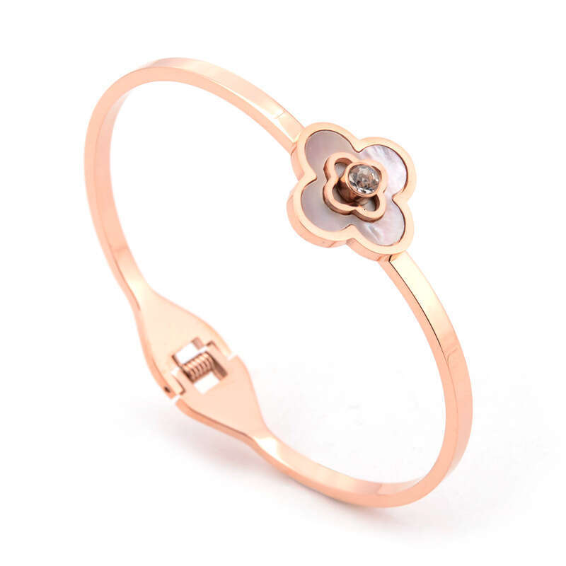 Sweet Four-Leaf Shell Personalized Projection Bracelet For Women, Korean Version, Fashionable And Simple, Wholesale Couple's Jewelry With Petal E