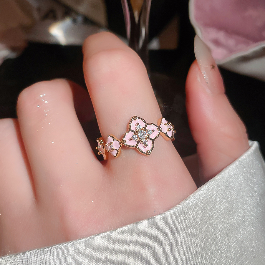 Four-leaf flower inlaid with zircon open ring, light luxury high-end feel, versatile and exquisite finger ring for women - view 3